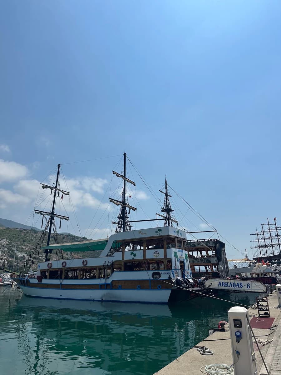 Arkadaş & Arkadaş 6 Tekne Turu — 2/6
