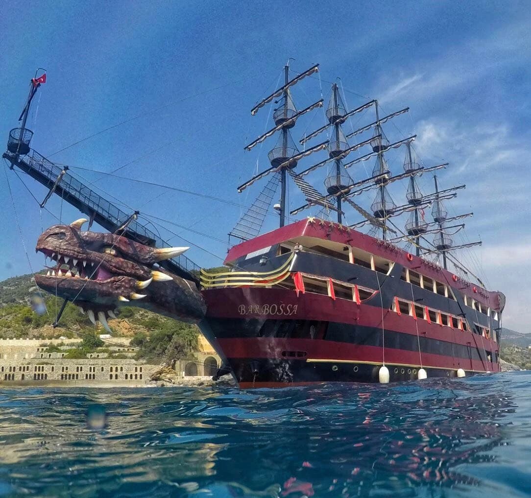 Barbossa Korsan Gemisi Turu — 1/7